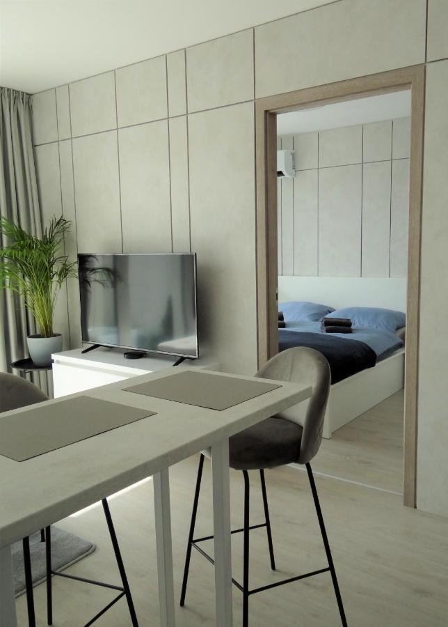 Top Urban Apartment - Free Parking, Green Energy, Modern Style Pressburg Exterior foto
