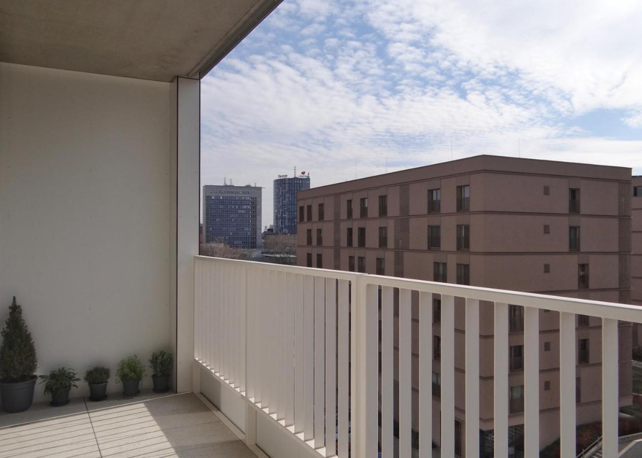 Top Urban Apartment - Free Parking, Green Energy, Modern Style Pressburg Exterior foto